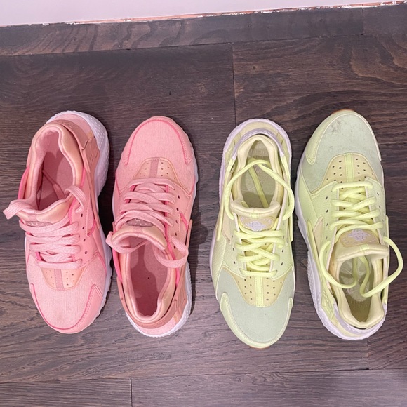 Set of TWO Nike Huarache Run SE Prism Pink/White & Green Size 4.5 Y - 6.5 Women - Picture 3 of 5